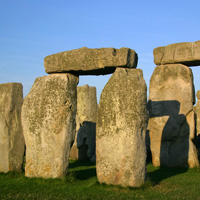 Ein Ausschnitt der Stonehenge-Felsen ist zu sehen.